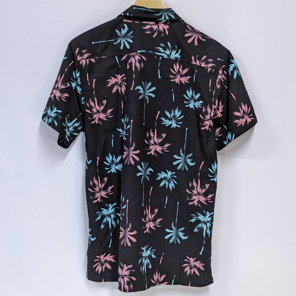 Maui Maui Hawaiian Palm Pattern Button Down Shirt, Large - Picture 3 of 11